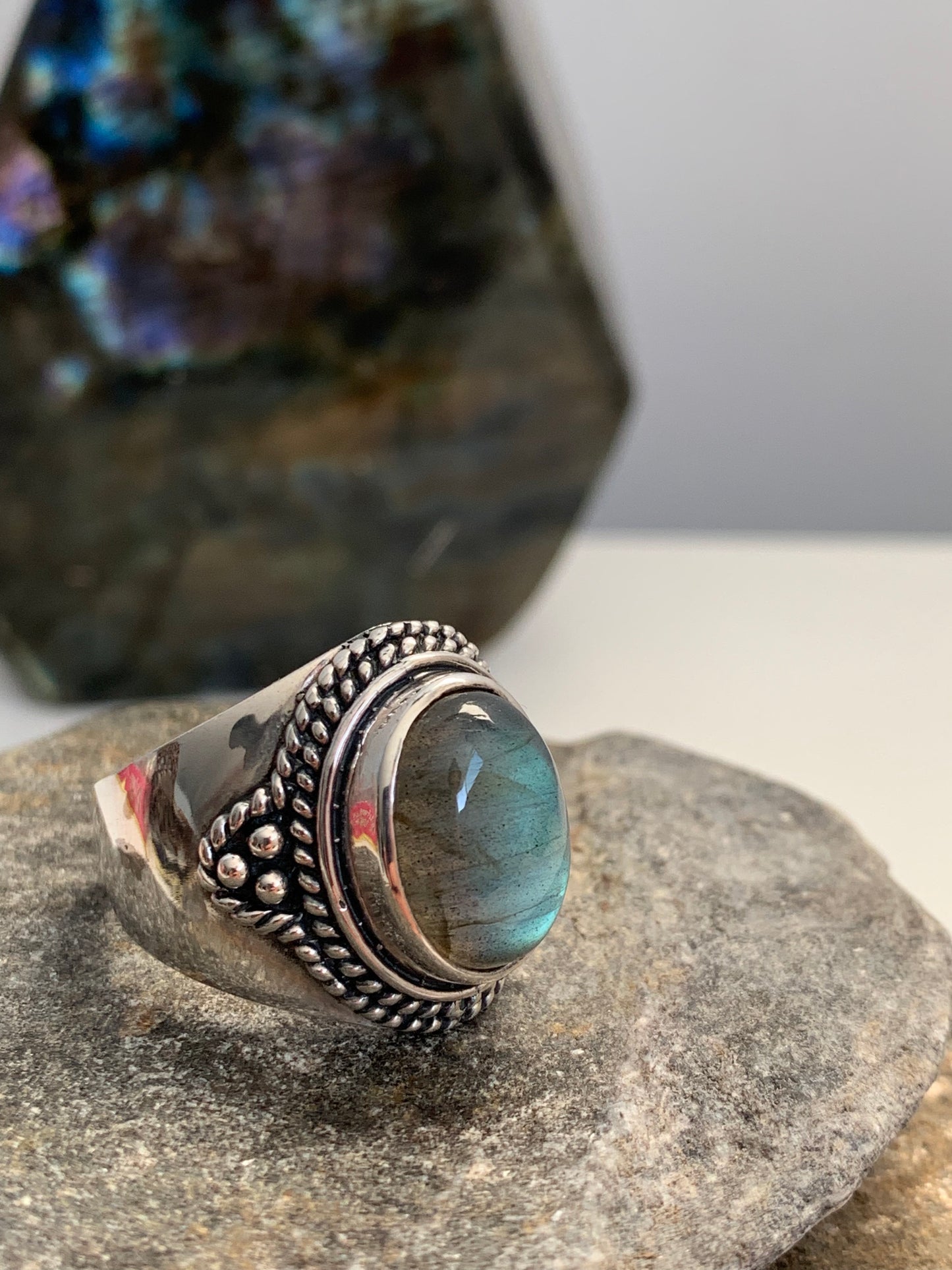 Bague torsadée labradorite argent