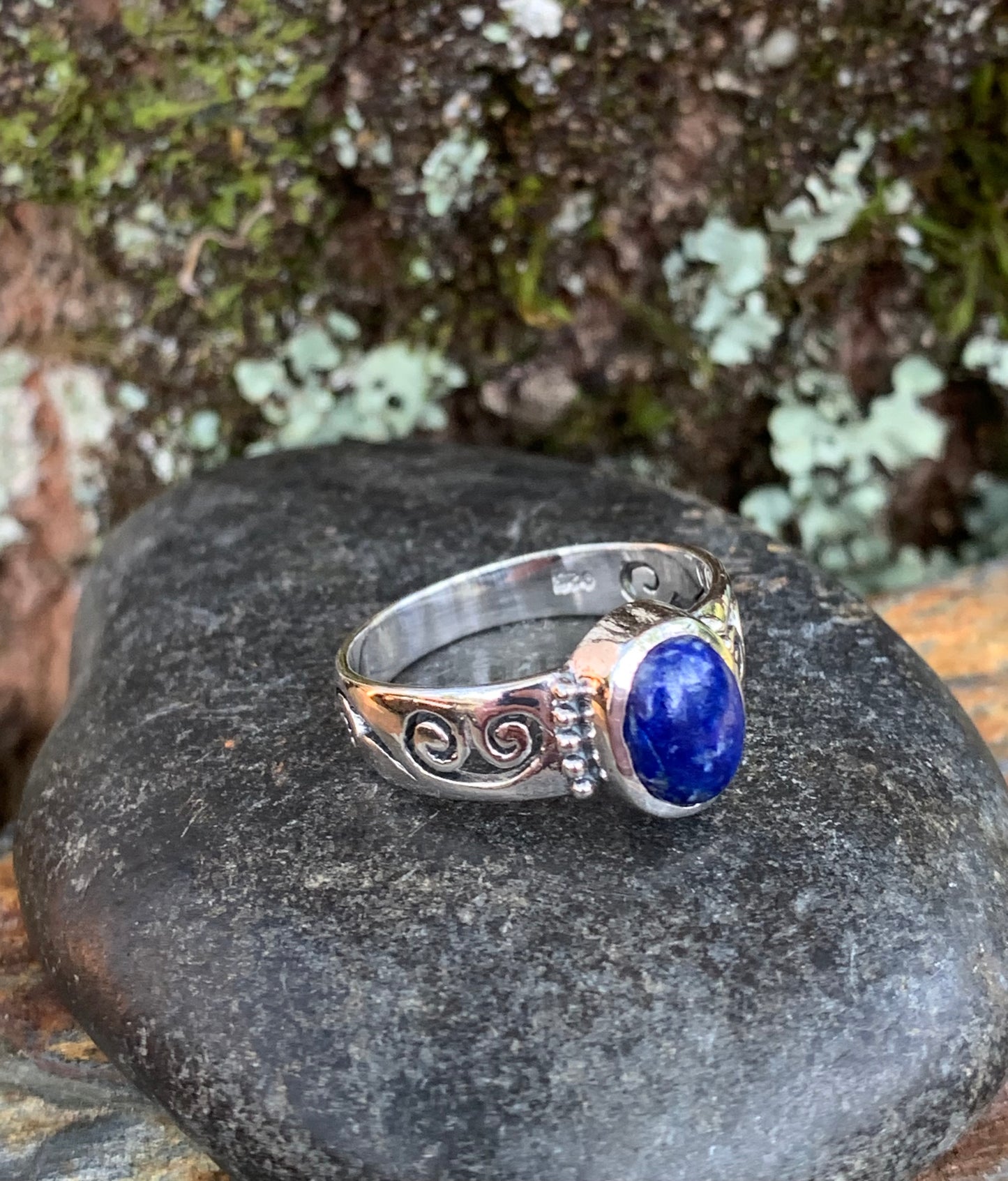 Bague argent lapis-lazuli à motifs