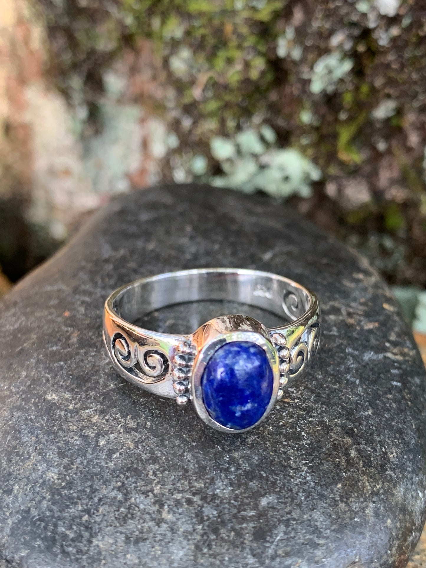 Bague argent lapis-lazuli à motifs