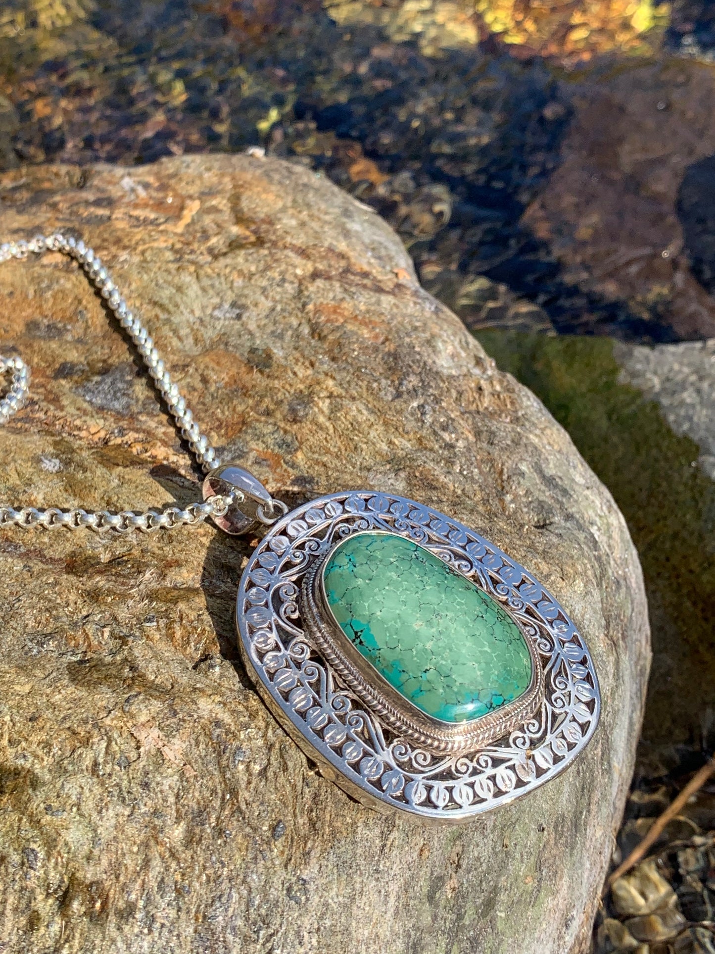 Pendentif turquoise verte et argent massif fait main